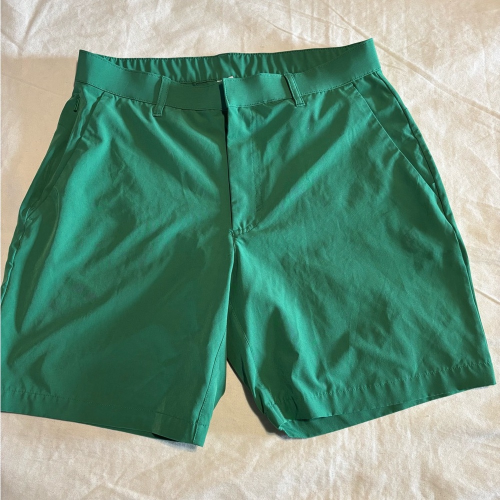 Fabletics Men's Green Golf Shorts Flat  Front Performance size 32